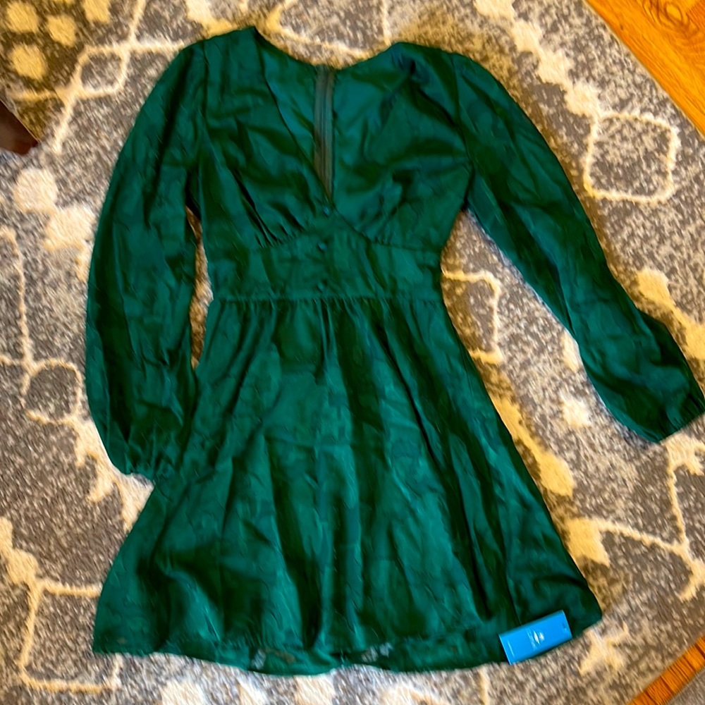 CUPSHE Dress - Green Short long sleeve dress.